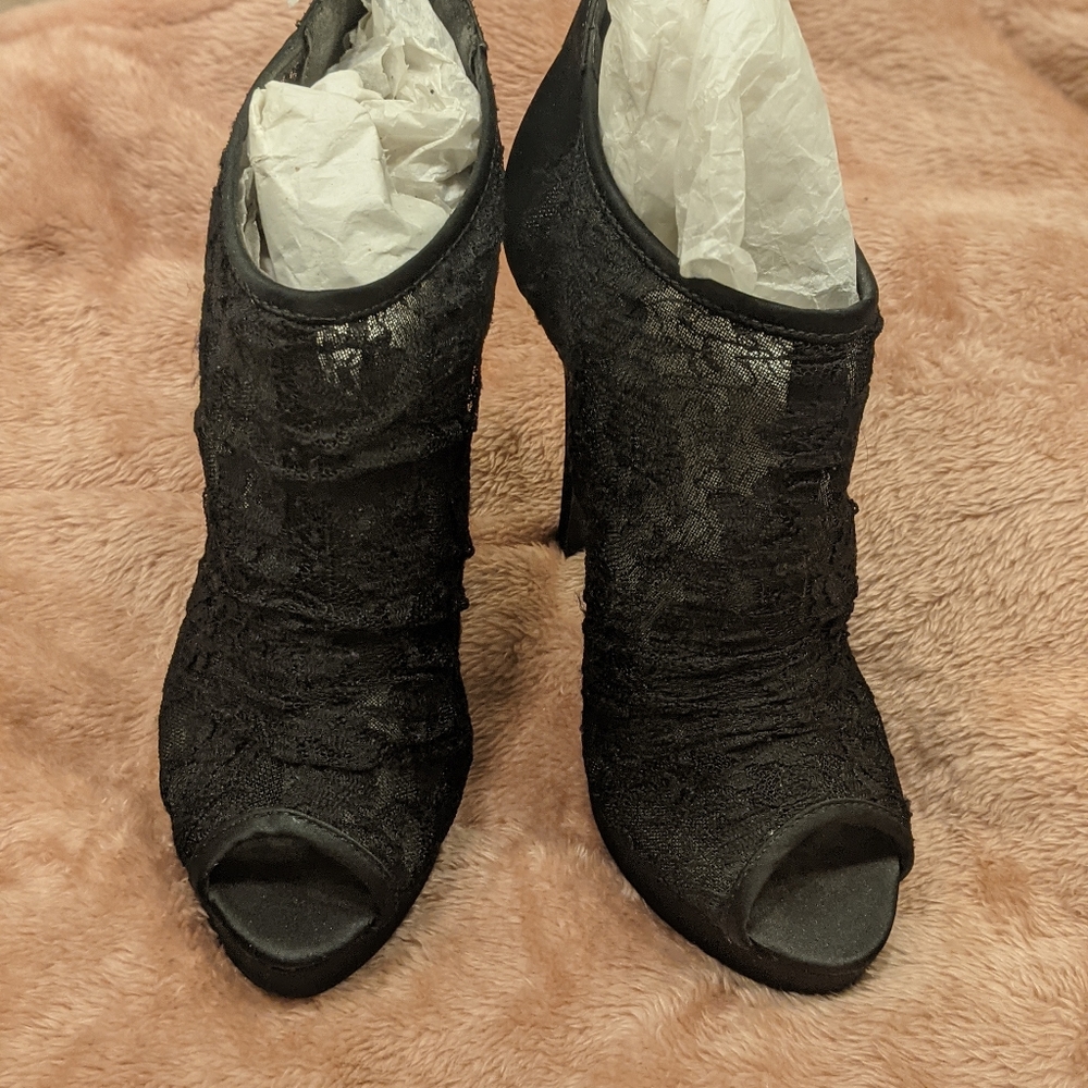 Chinese laundry Z- Havelock platform heels